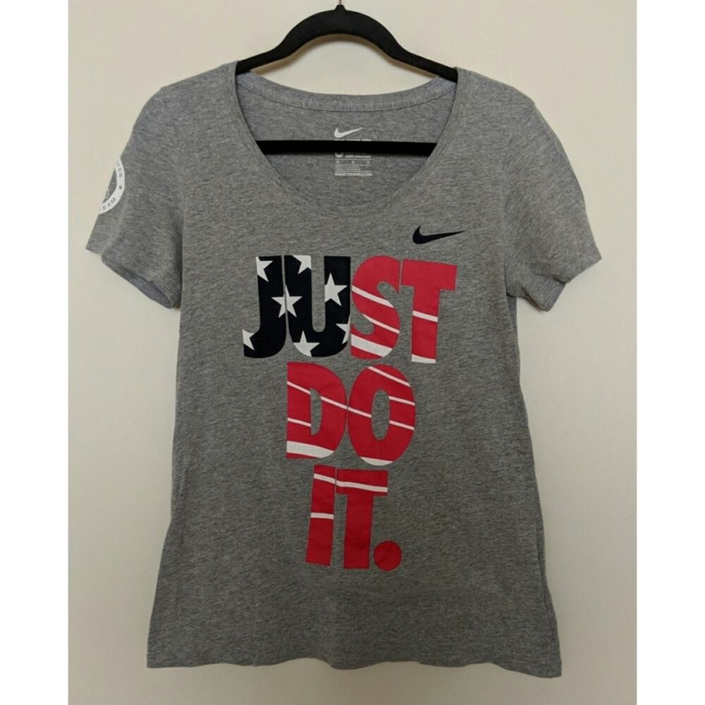 Nike Gray Just Do It Flag Tee - M - GUC